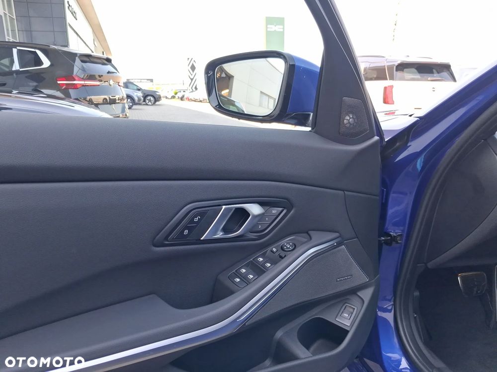 BMW Seria 3 320i M Sport sport - 9