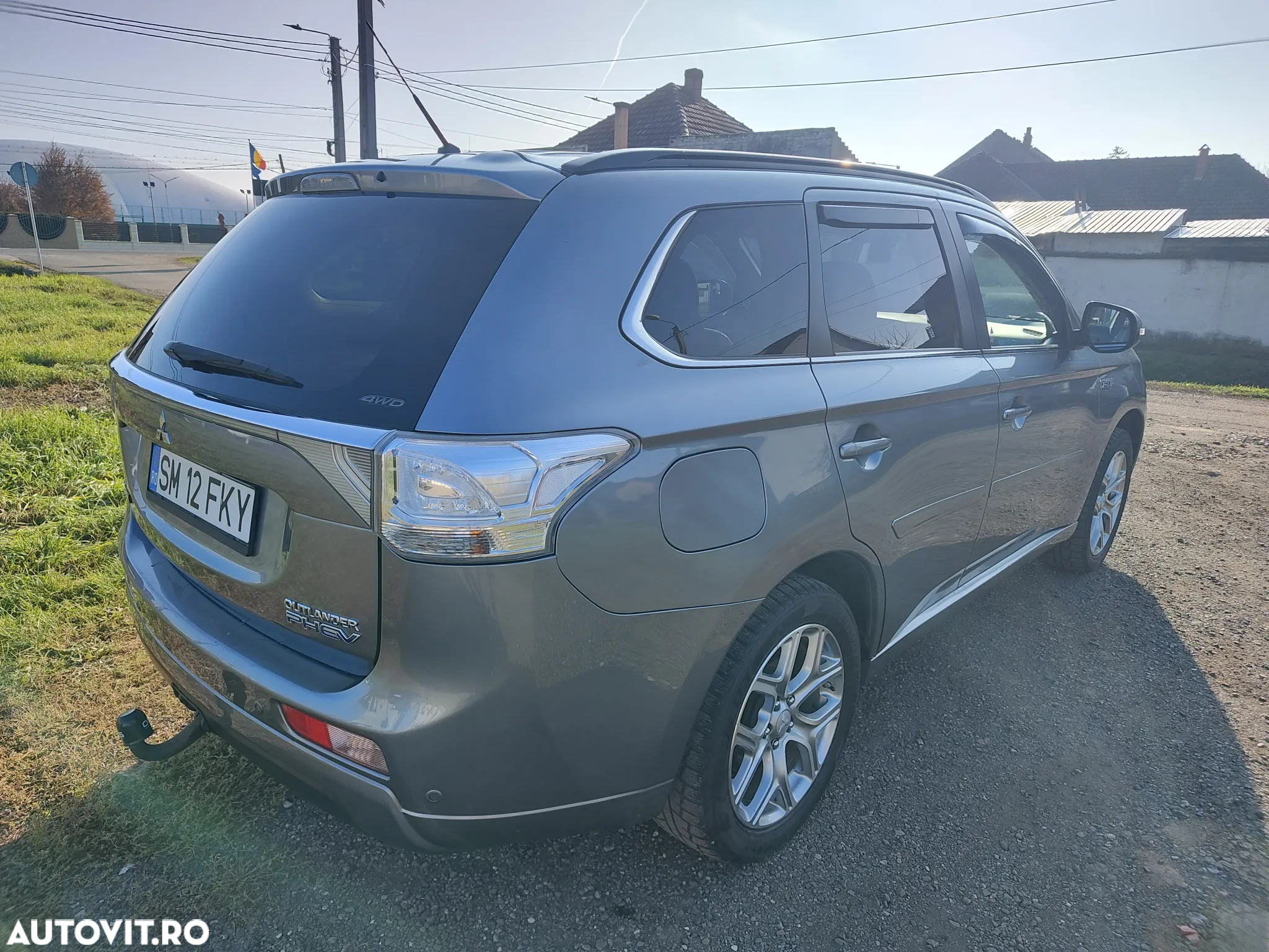 Mitsubishi Outlander 2.0 4WD Plug-In Hybrid - 8