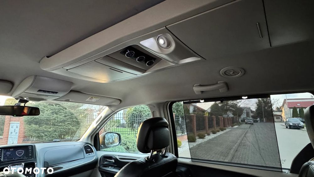 Lancia Voyager 2.8 Multijet 16v Platinum - 34