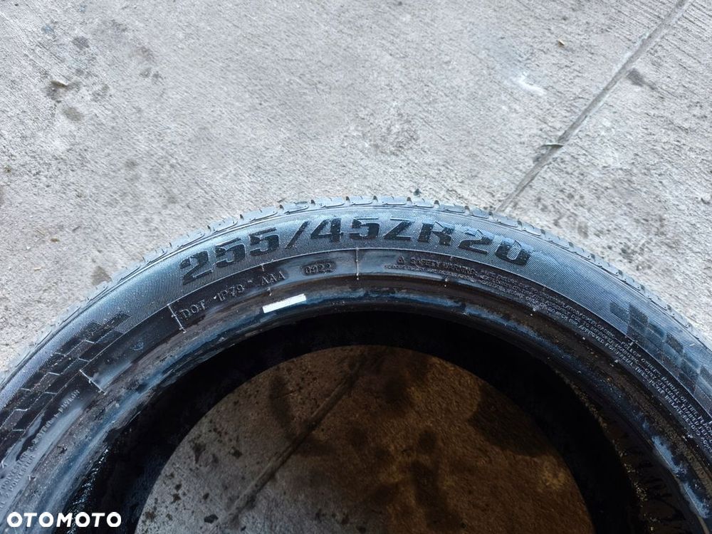 OPONA LATO ROYAL BLACK ROYAL PERFORMANCE 255/45R20 105W 09/22 6MM - 6
