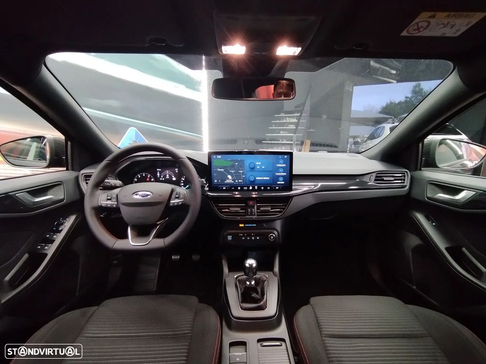 Ford Focus 1.0 EcoBoost MHEV ST-Line - 17