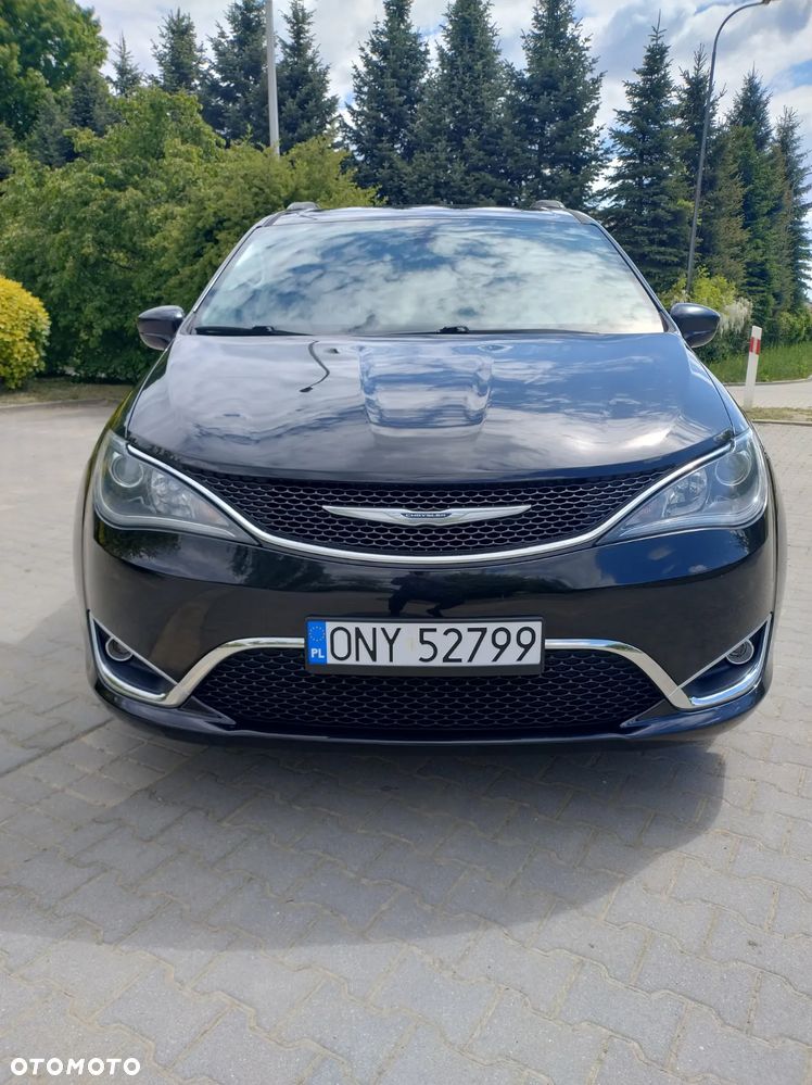 Chrysler Pacifica - 10