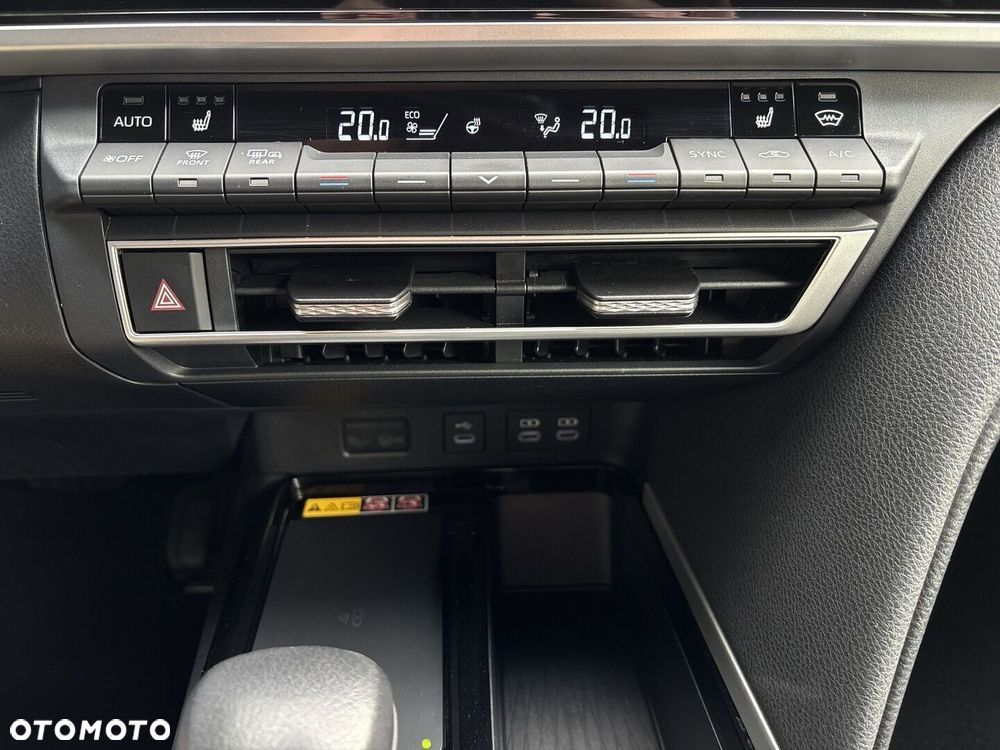 Toyota Camry - 31