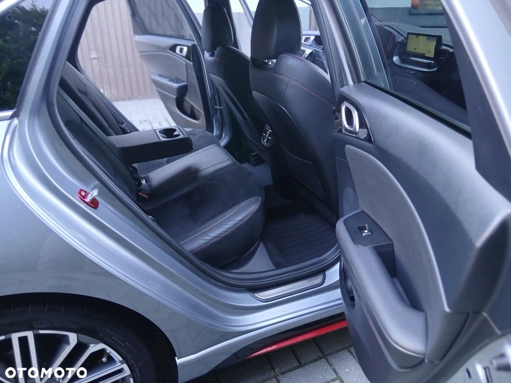 Kia Ceed 1.6 T-GDI GT DCT - 9