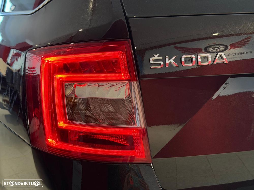 Skoda Octavia Break 1.6 TDi Elegance Pack - 19