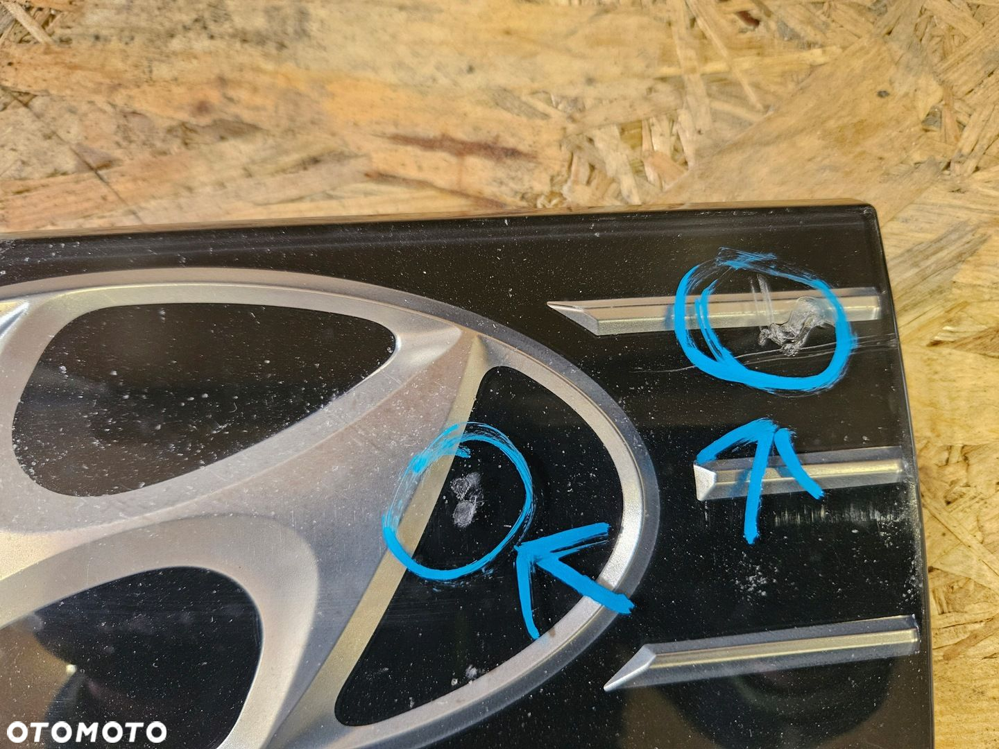 HYUNDAI IONIQ IV 16- LOGO EMBLEMAT ZNACZEK POD RADAR 86367-G2000 - 2