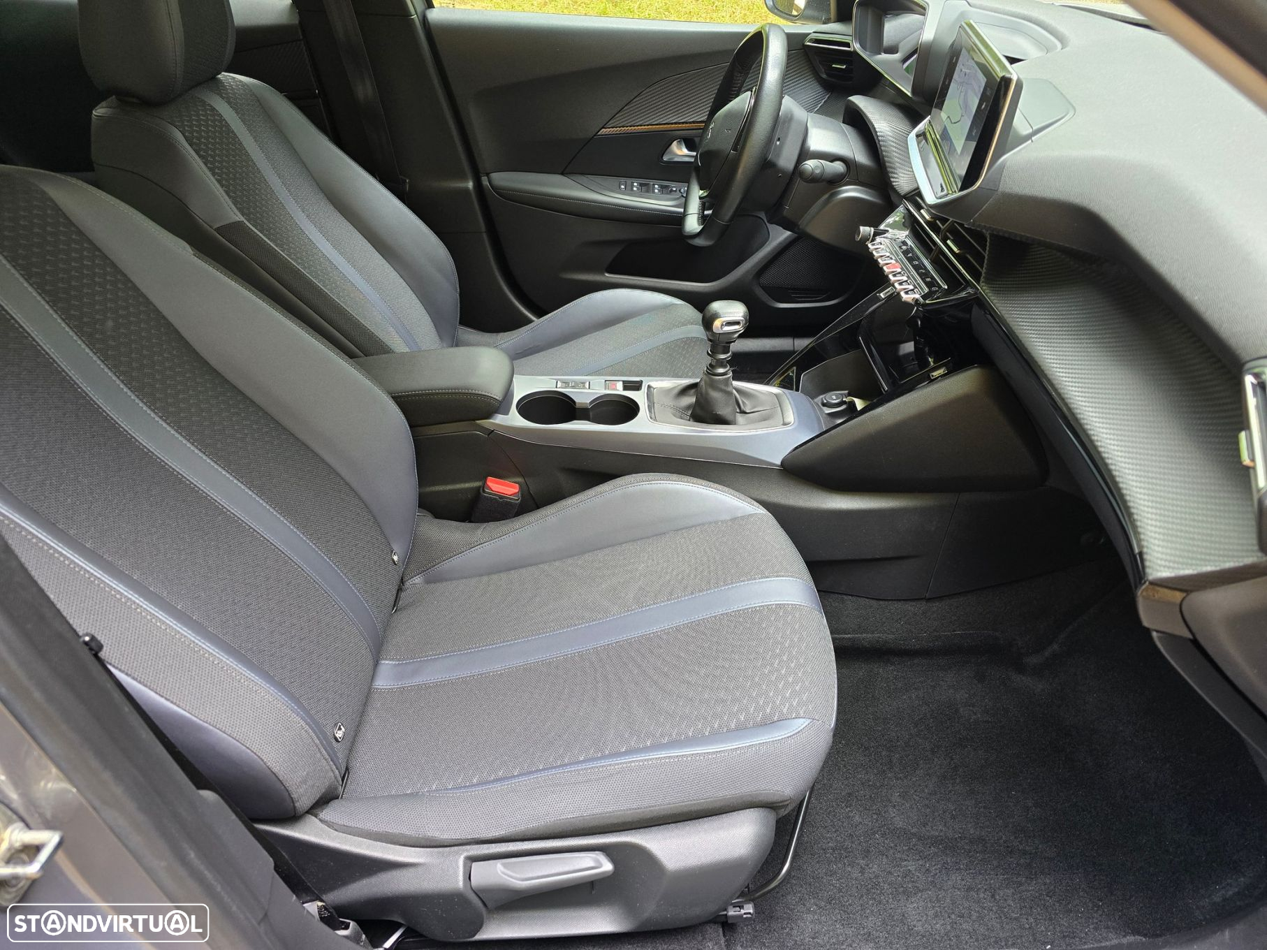 Peugeot 2008 1.2 PureTech Allure - 26