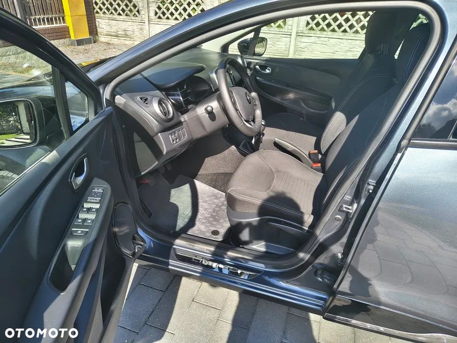Renault Clio 1.2 16V Limited - 10