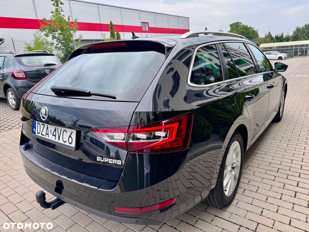 Skoda Superb 2.0 TDI L&K DSG - 29