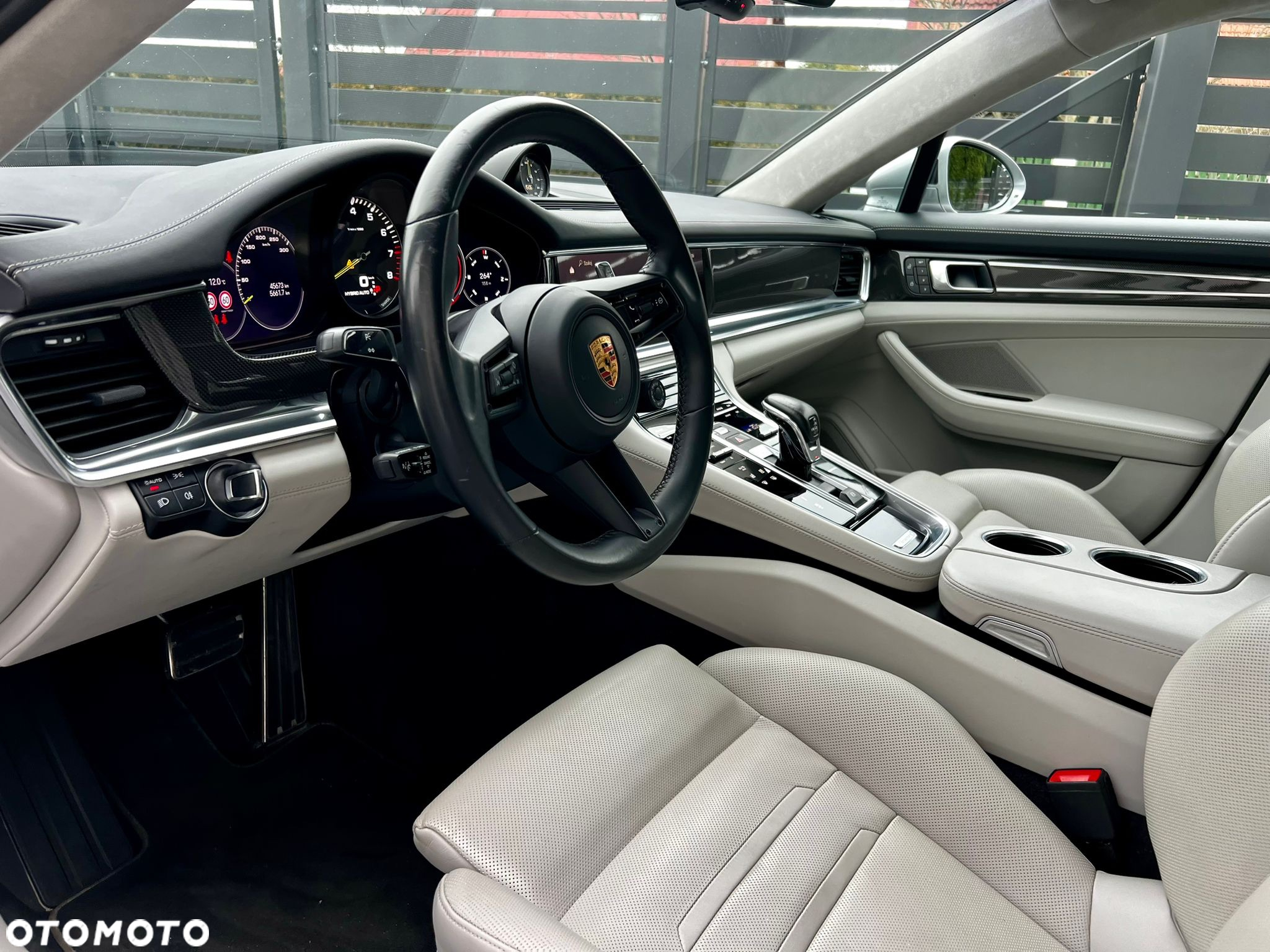 Porsche Panamera 4 E-Hybrid Platinum Edition - 12