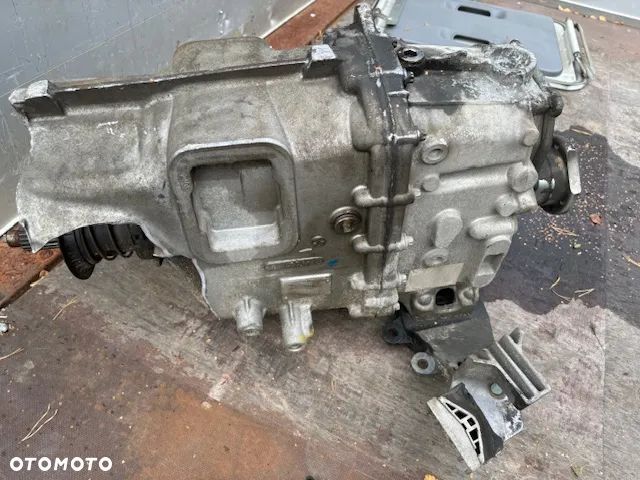 SKRZYNIA BIEGÓW MERCEDES VARIO 818 4.2 DIESEL MANUALNA A9722610301 - 2