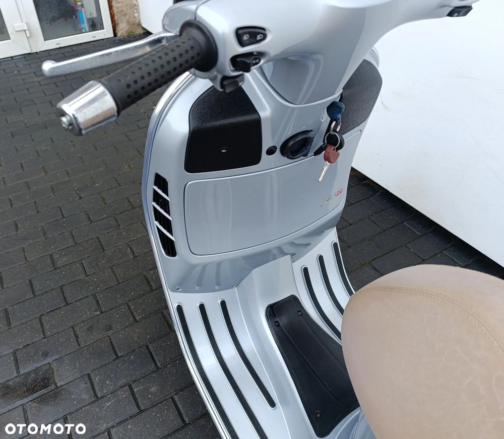 Piaggio Vespa - 15