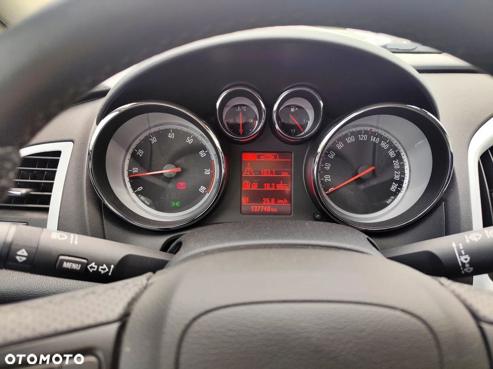 Opel Astra 1.6 Turbo Edition - 12