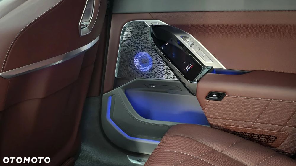 BMW Seria 7 M760e PHEV xDrive sport - 27
