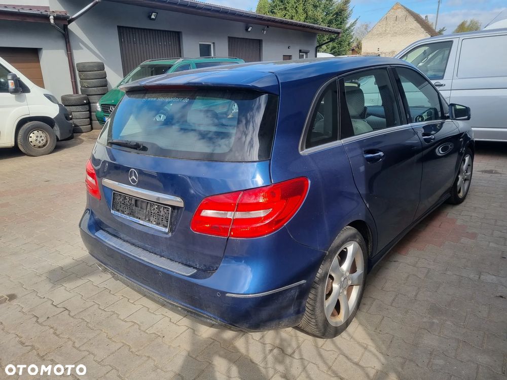 Mercedes-Benz Klasa B 180 CDI (BlueEFFICIENCY) - 3