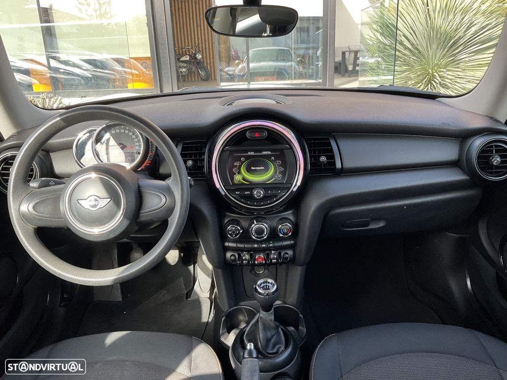 MINI 3 Portas One D - 21