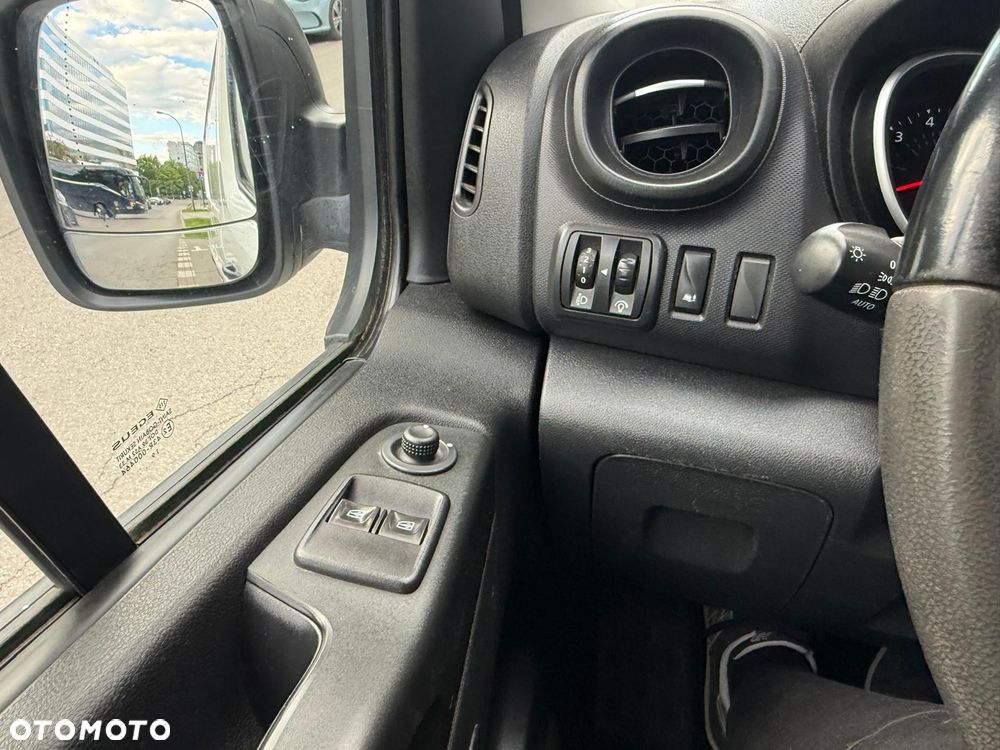 Renault Trafic - 17