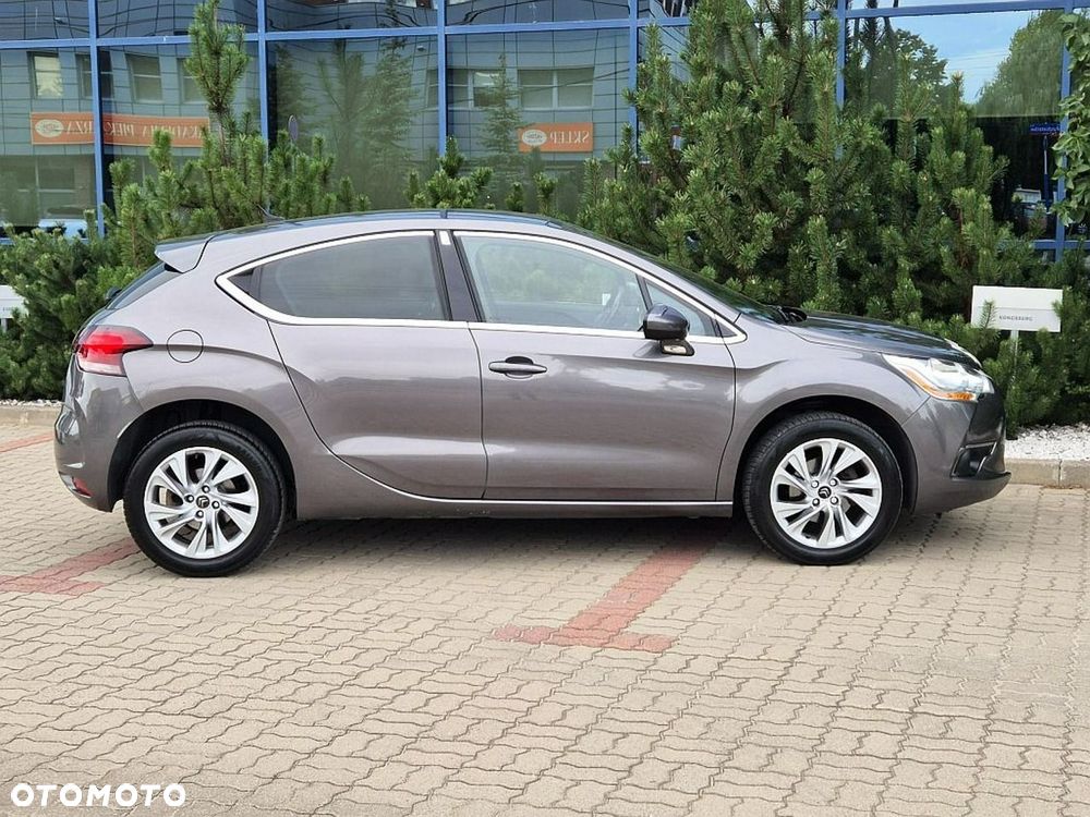 Citroën DS4 e-HDi 115 Urban Show - 9
