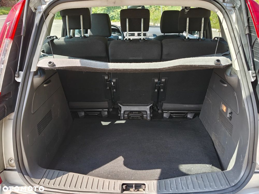 Ford C-MAX 1.6 TDCi Ambiente - 16