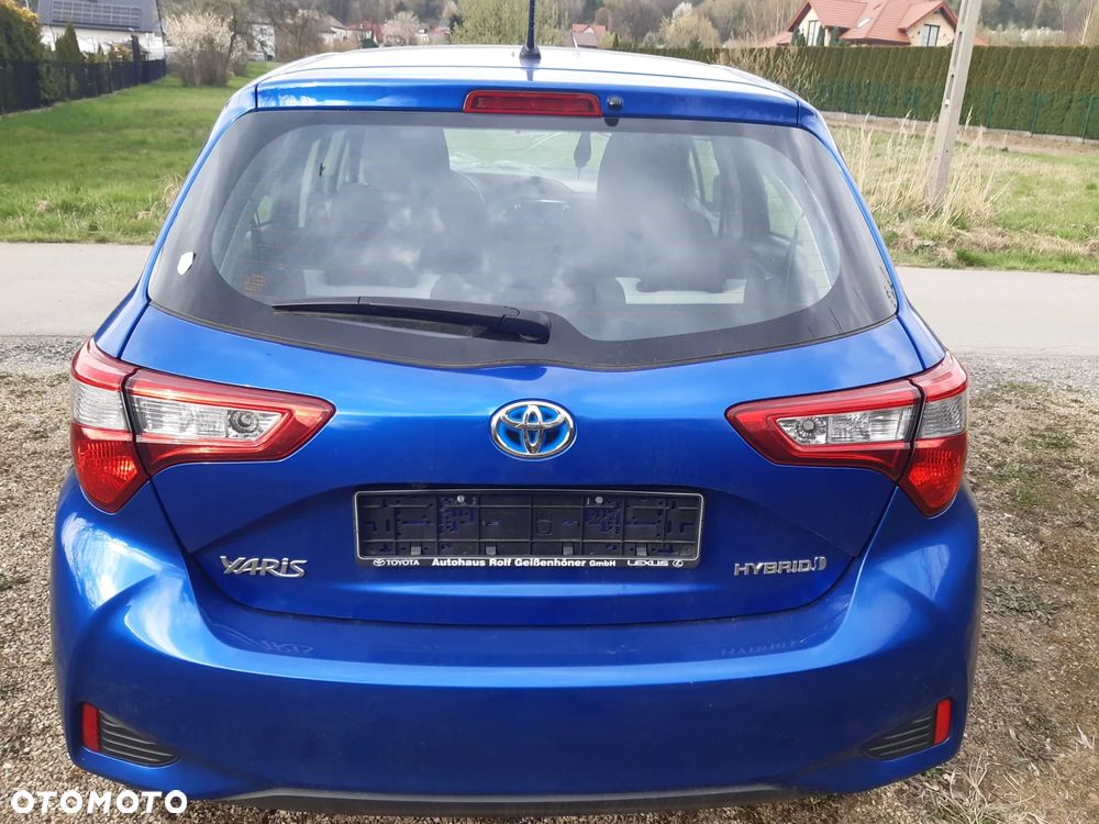 Toyota Yaris Hybrid 100 Premium - 5