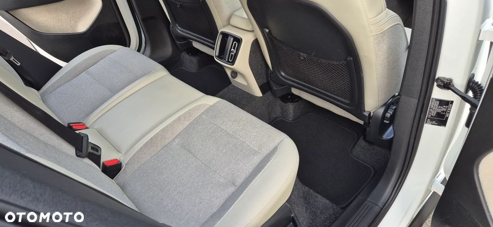 Volvo XC 40 T4 Momentum - 21