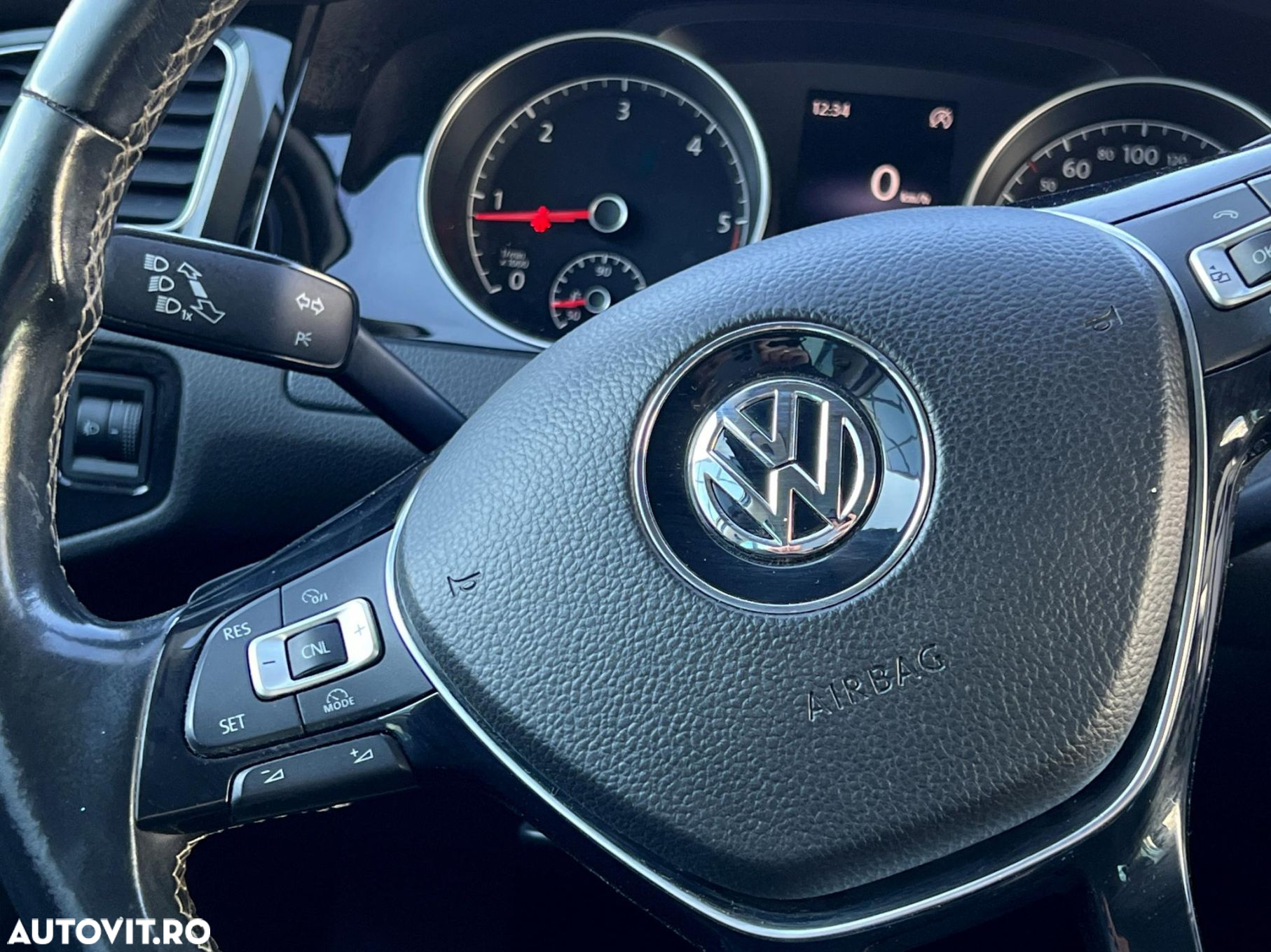 Volkswagen Golf - 15