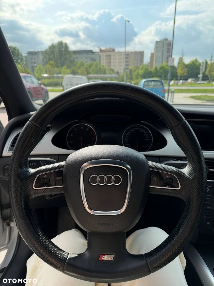 Audi A4 Limousine - 11
