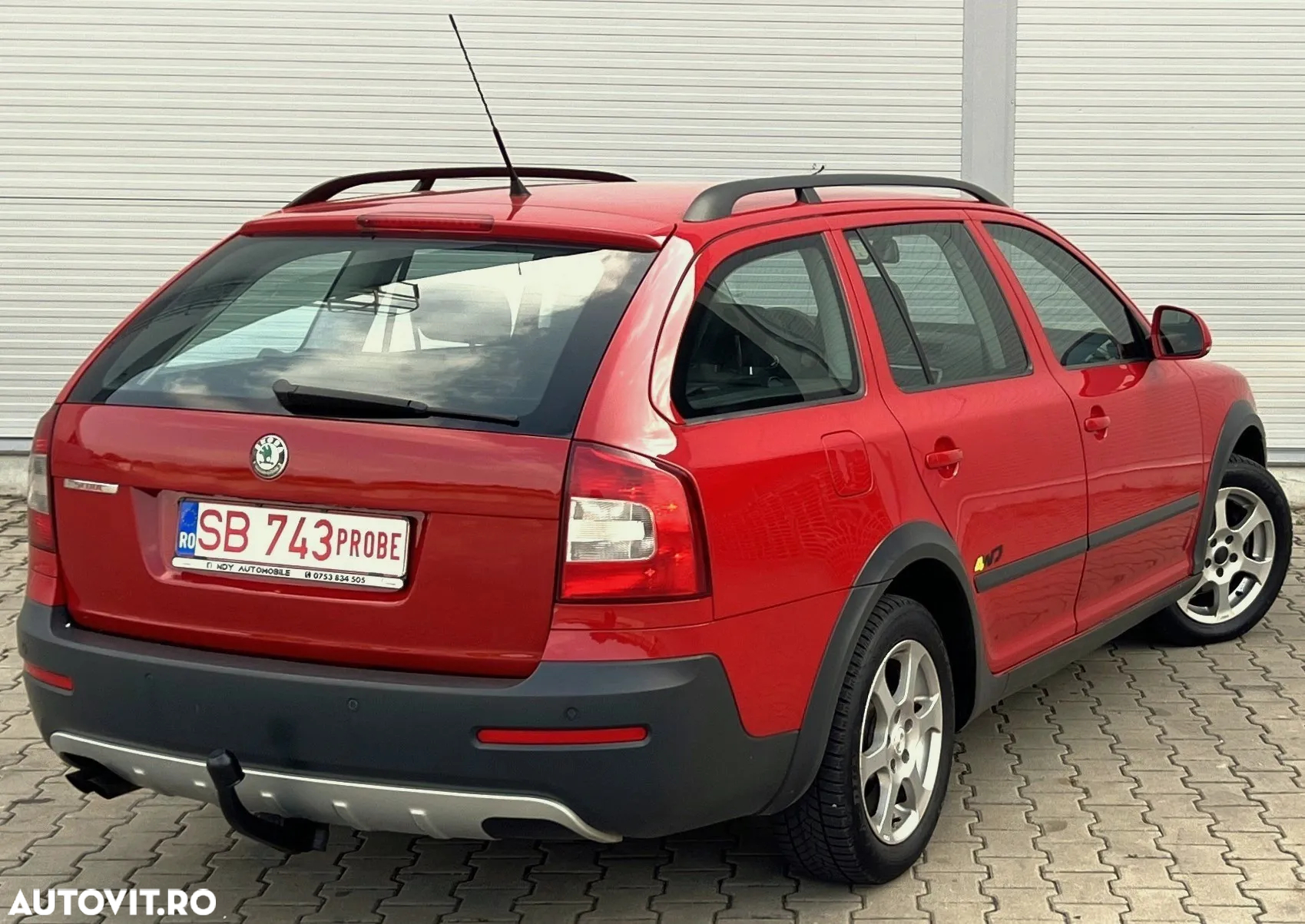 Skoda Octavia Combi 2.0 TDI DPF 4x4 Scout - 4