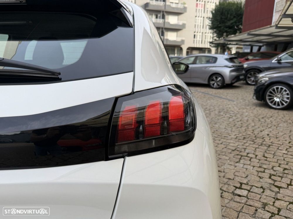 Peugeot 208 1.2 PureTech Active Pack - 17