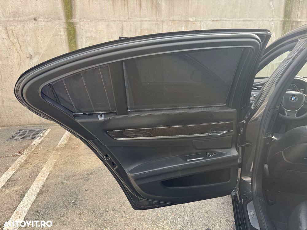 BMW Seria 7 730d xDrive - 27