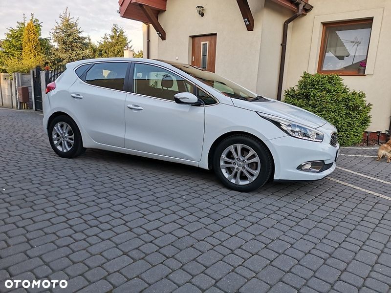 Kia Ceed 1.6 CRDi 128 Platinum Edition - 4