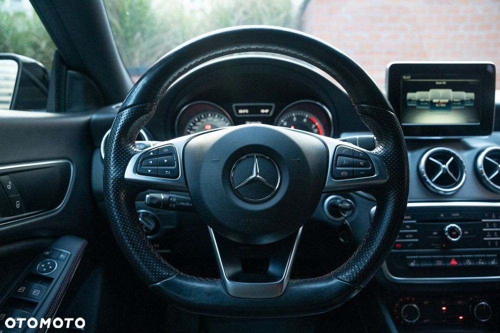 Mercedes-Benz CLA 200 7G-DCT AMG Line - 10