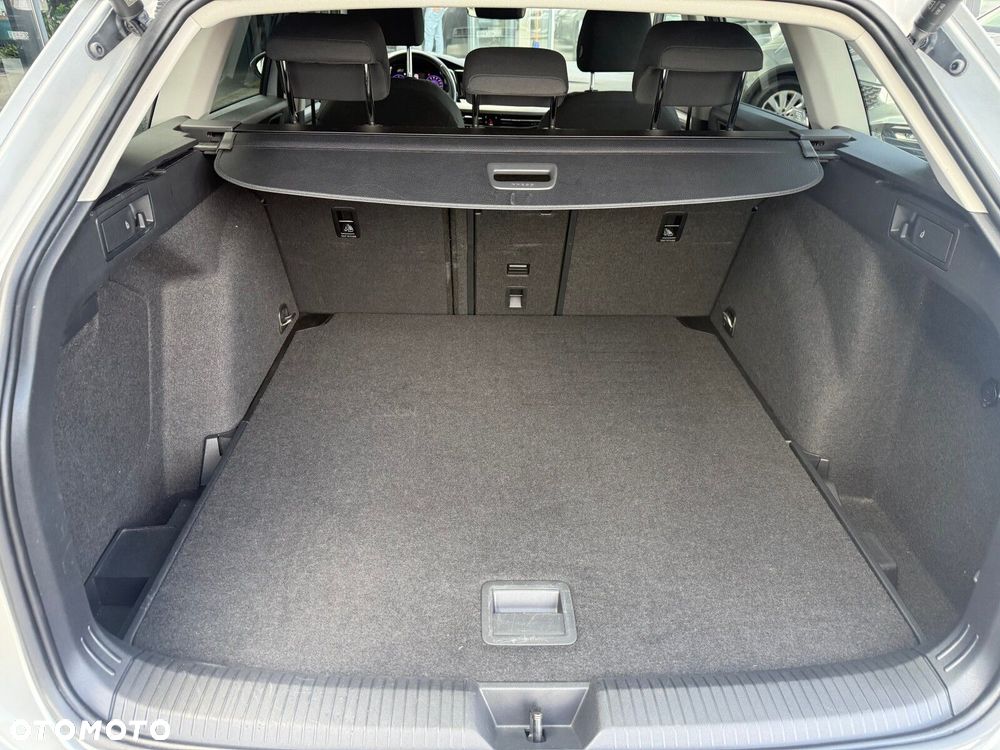 Volkswagen Golf - 20