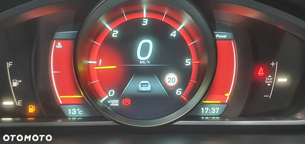 Volvo V40 D2 R Design - 5