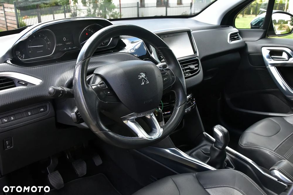 Peugeot 2008 1.2 Pure Tech Allure S&S - 24