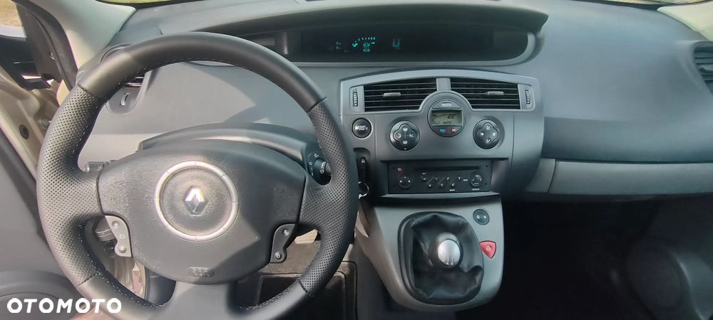 Renault Grand Scenic 1.6 16V Dynamique - 21