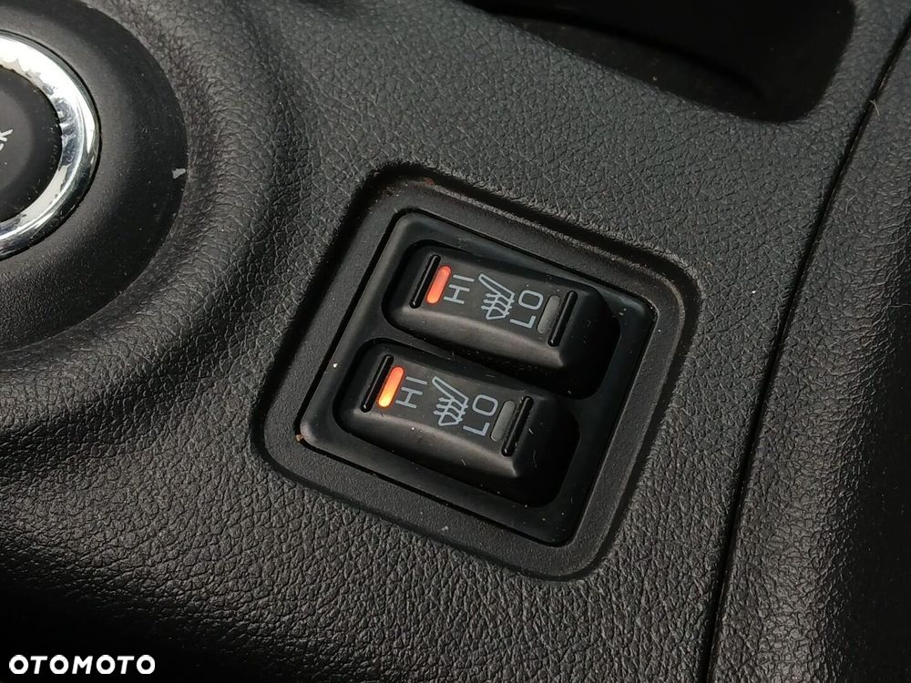 Mitsubishi Outlander - 25