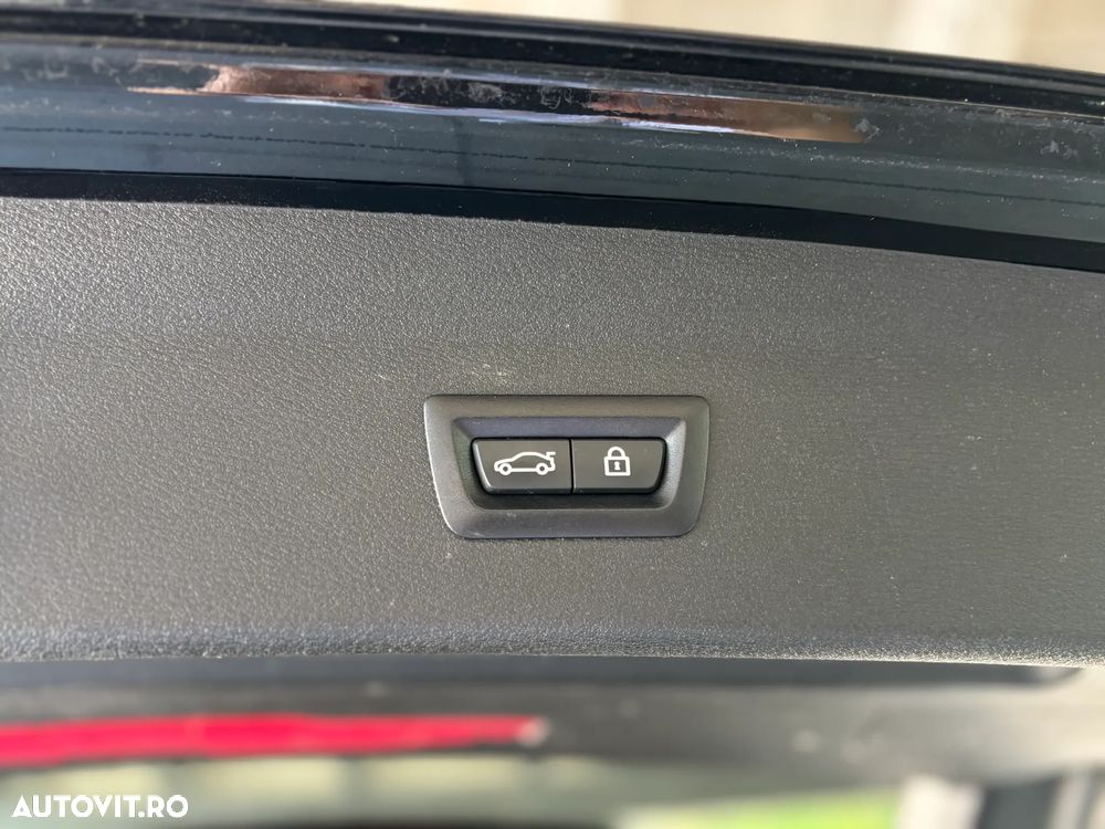 BMW X1 sDrive18d Aut. xLine - 32