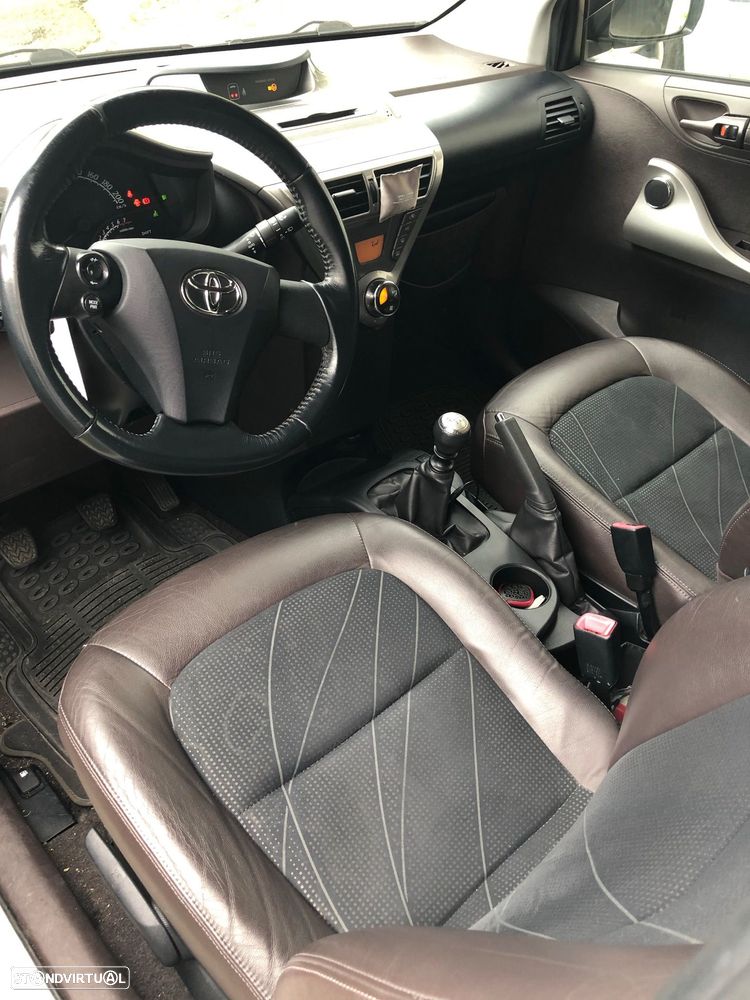 Toyota iQ 1.33 VVT-i - 9