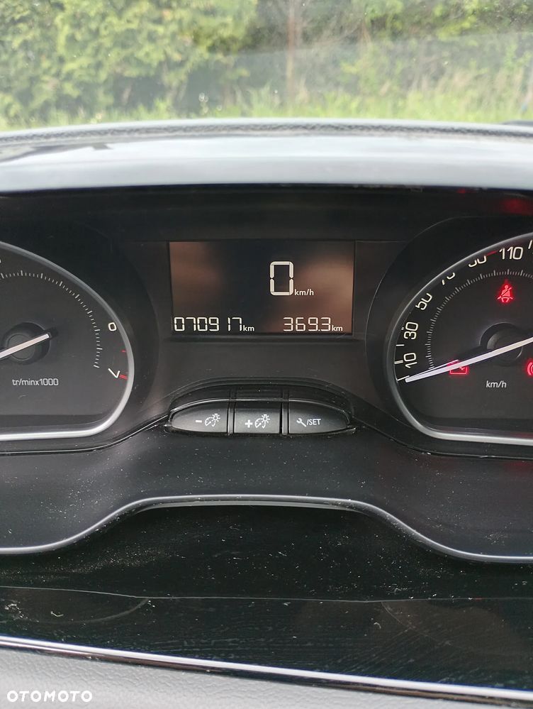 Peugeot 208 PureTech 82 Start & Stop Style - 11