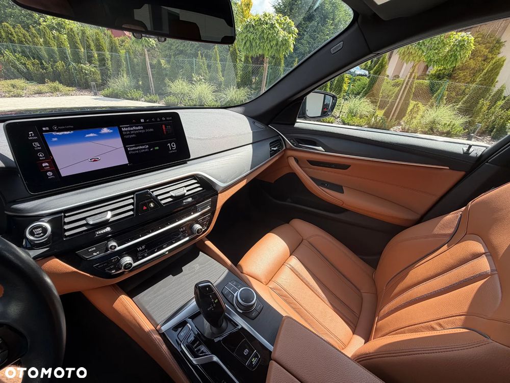 BMW Seria 5 520d xDrive - 15