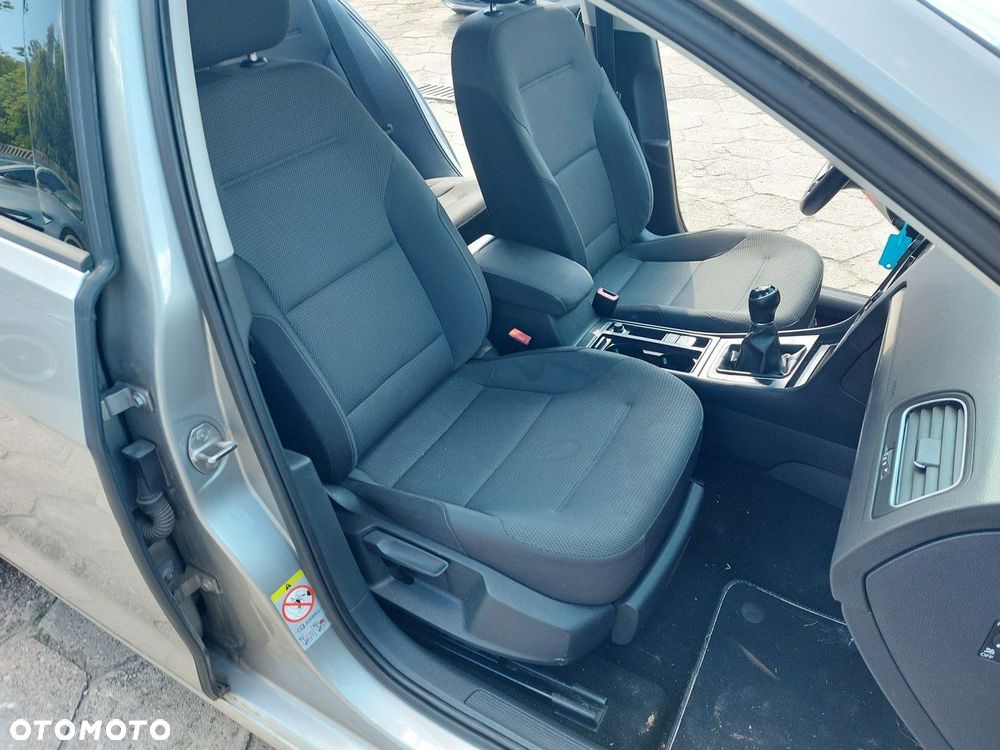 Volkswagen Golf - 17