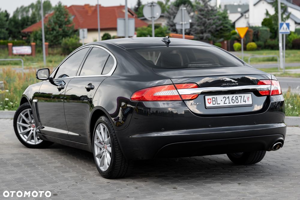 Jaguar XF 2.2 - 11