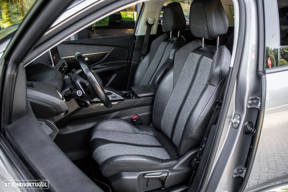 Peugeot 3008 BlueHDi 130 Stop & Start EAT8 Allure - 28