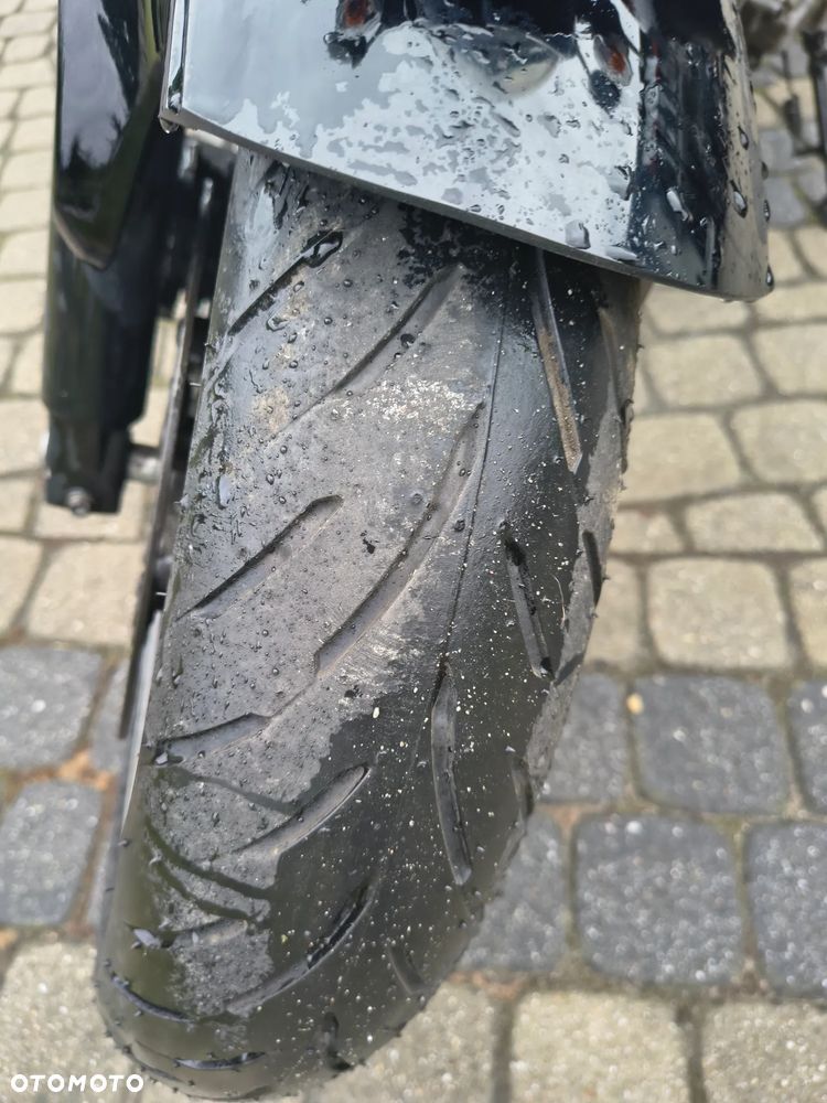 Suzuki Gladius - 4