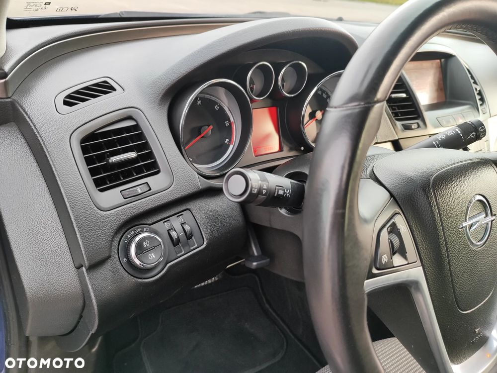 Opel Insignia - 16