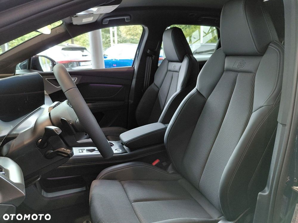 Audi Q4 e-tron - 13