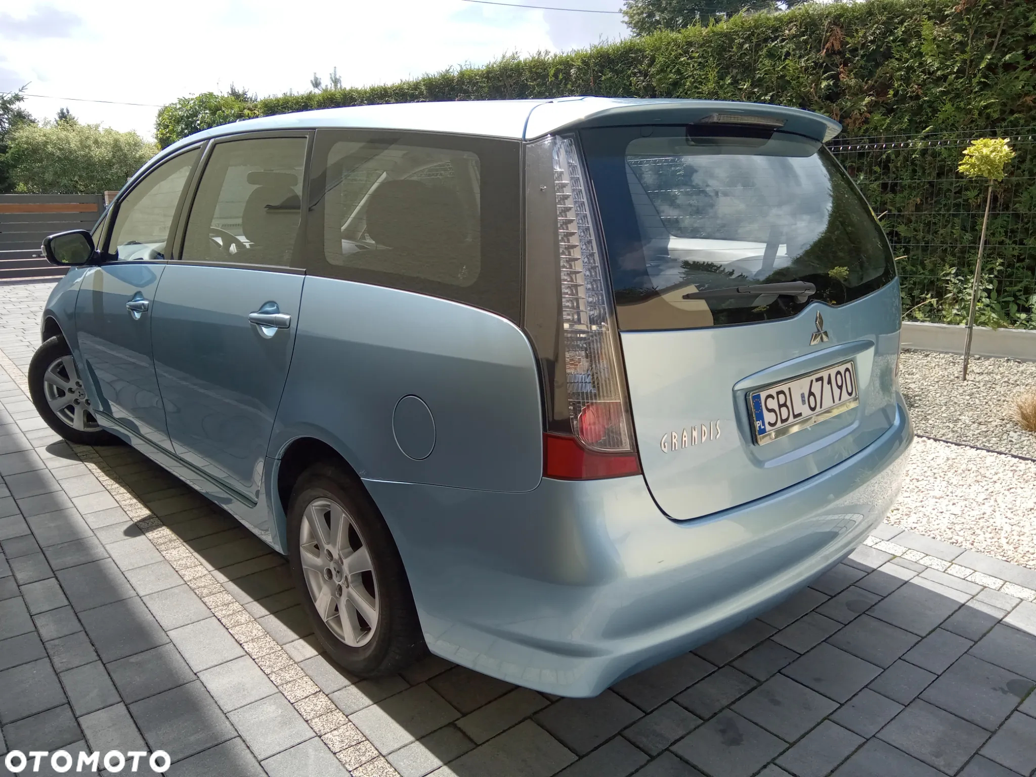 Mitsubishi Grandis - 4