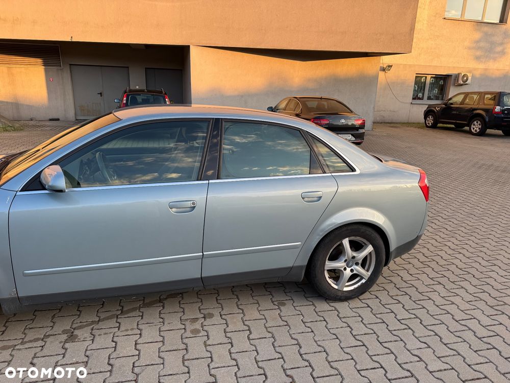 Audi A4 Limousine - 6