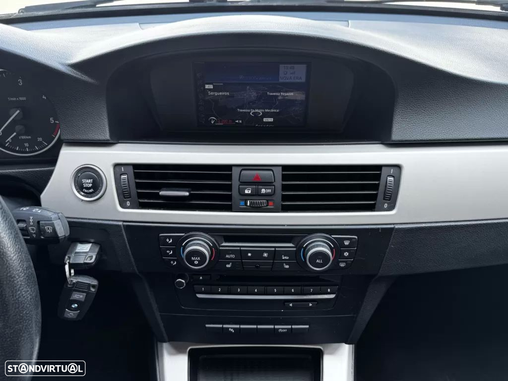 BMW 318 d DPF Touring Edition Sport - 23